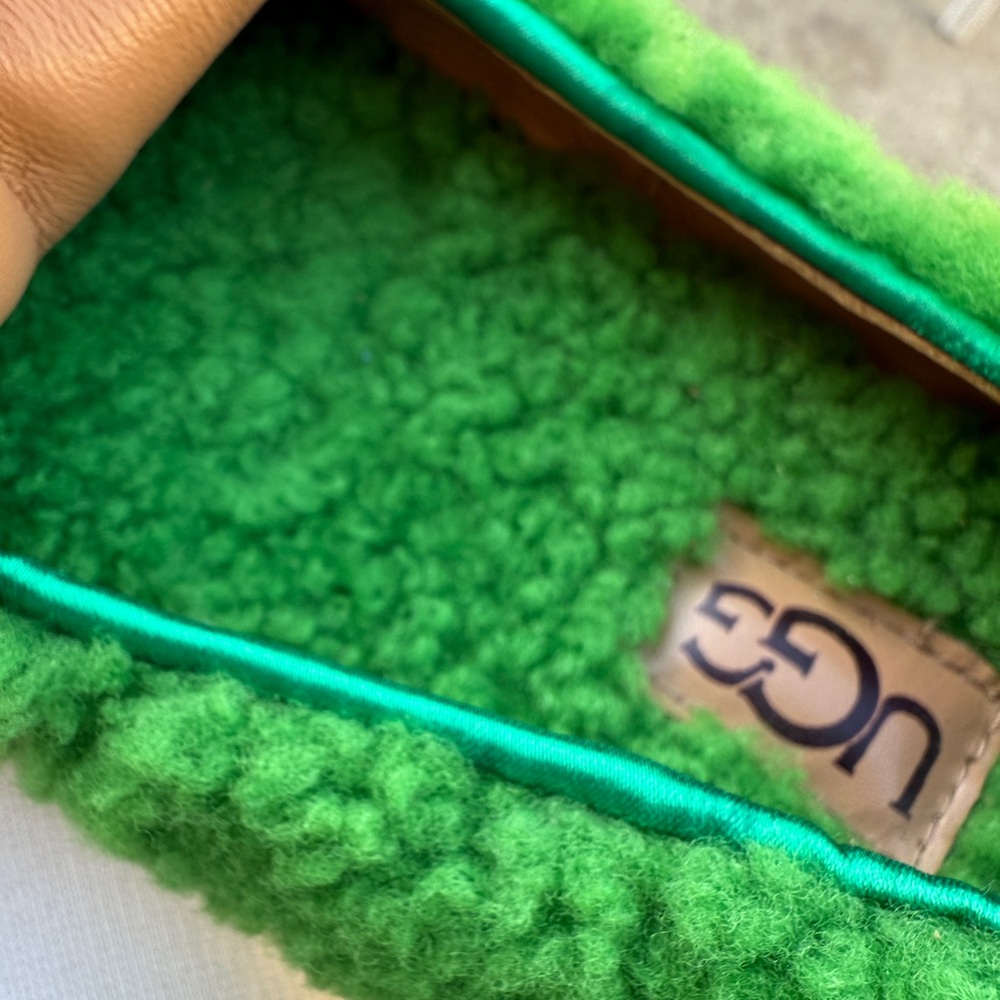 UGG Women size 38 Green Fuzzy Slippers. Rare. Imported. Unworn - Picture 12 of 13